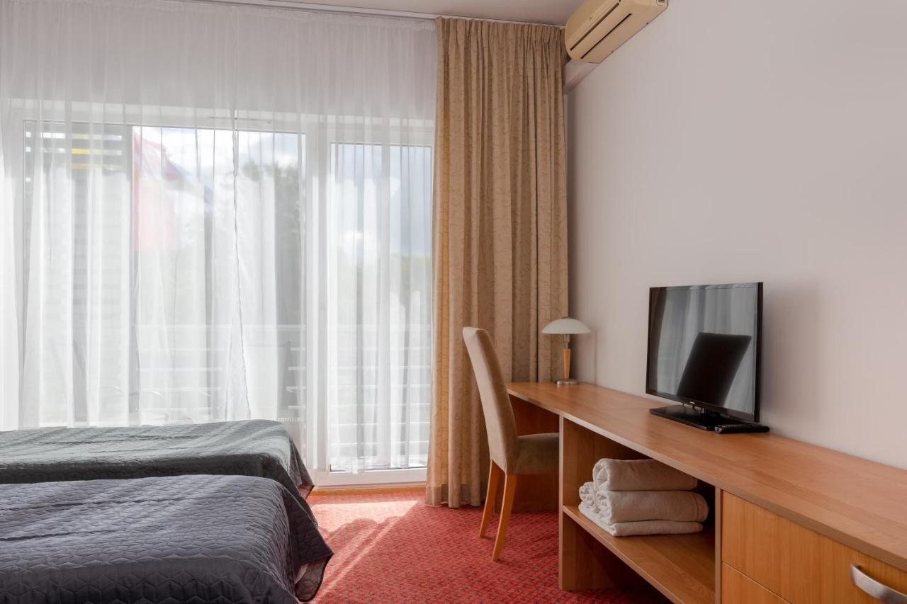Raadimoisa Hotell Tartu Ngoại thất bức ảnh