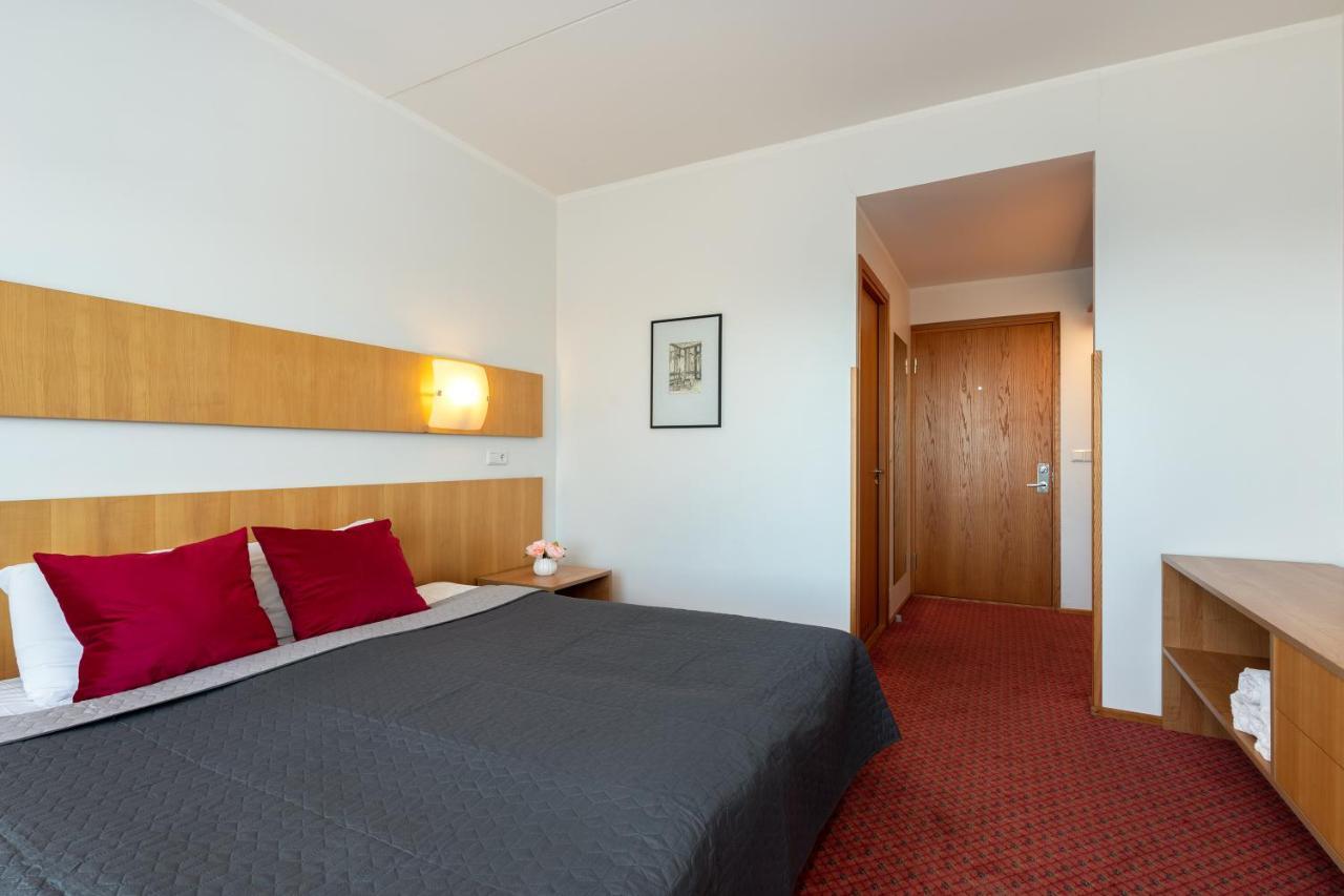 Raadimoisa Hotell Tartu Ngoại thất bức ảnh