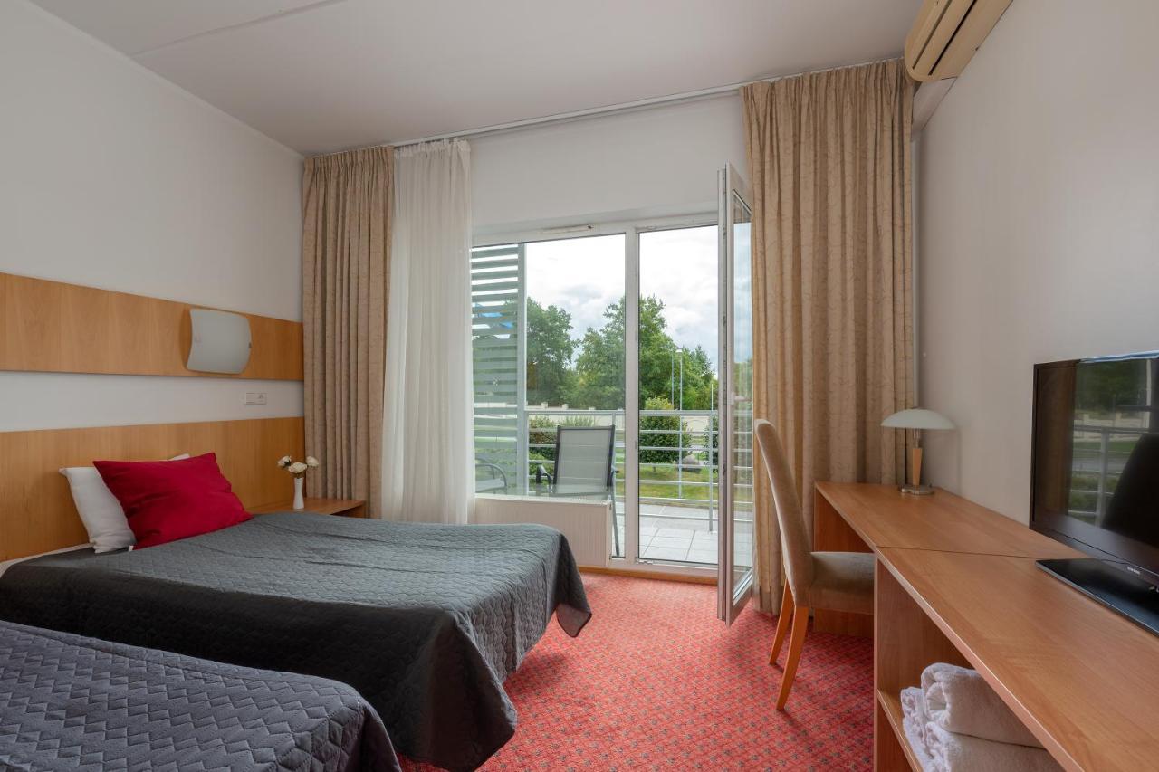 Raadimoisa Hotell Tartu Ngoại thất bức ảnh