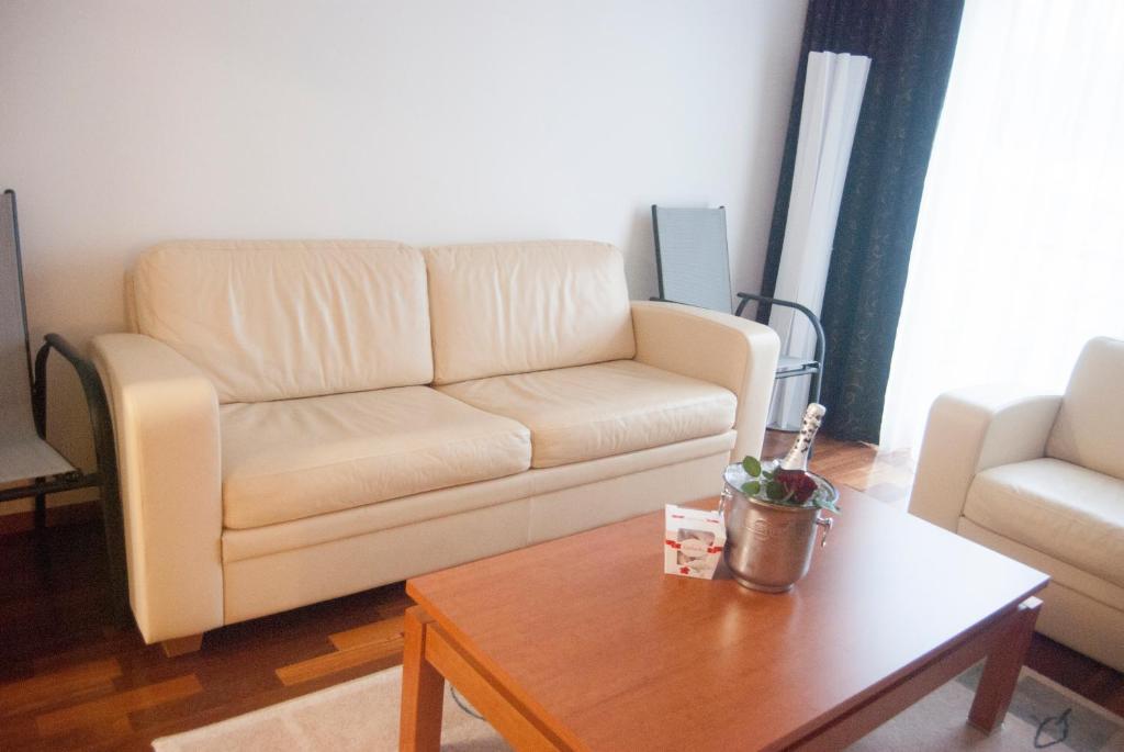 Raadimoisa Hotell Tartu Ngoại thất bức ảnh