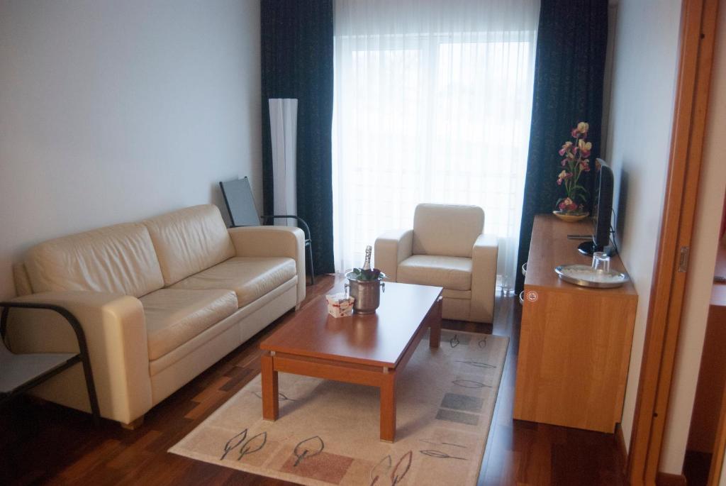 Raadimoisa Hotell Tartu Ngoại thất bức ảnh