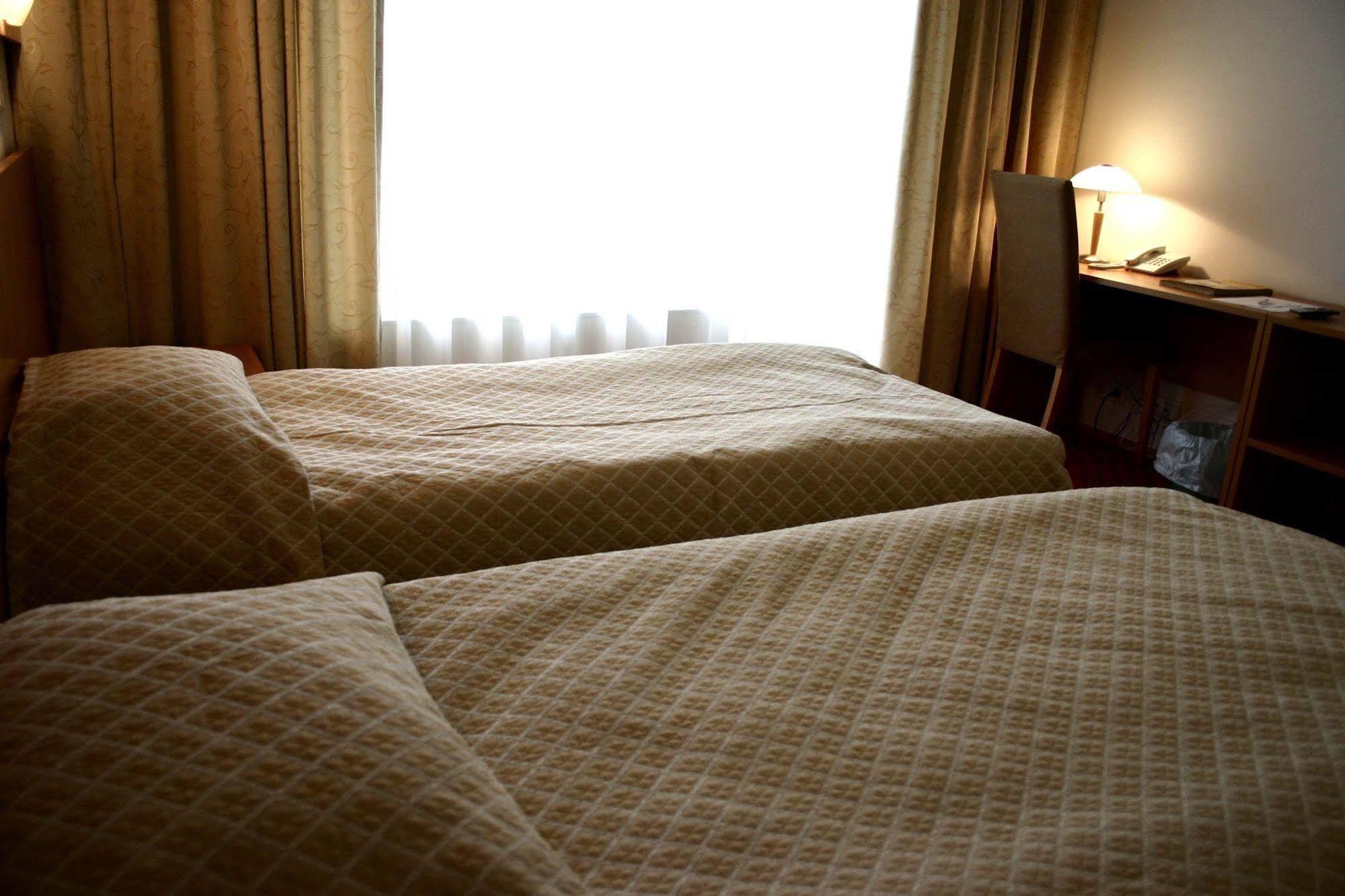 Raadimoisa Hotell Tartu Ngoại thất bức ảnh