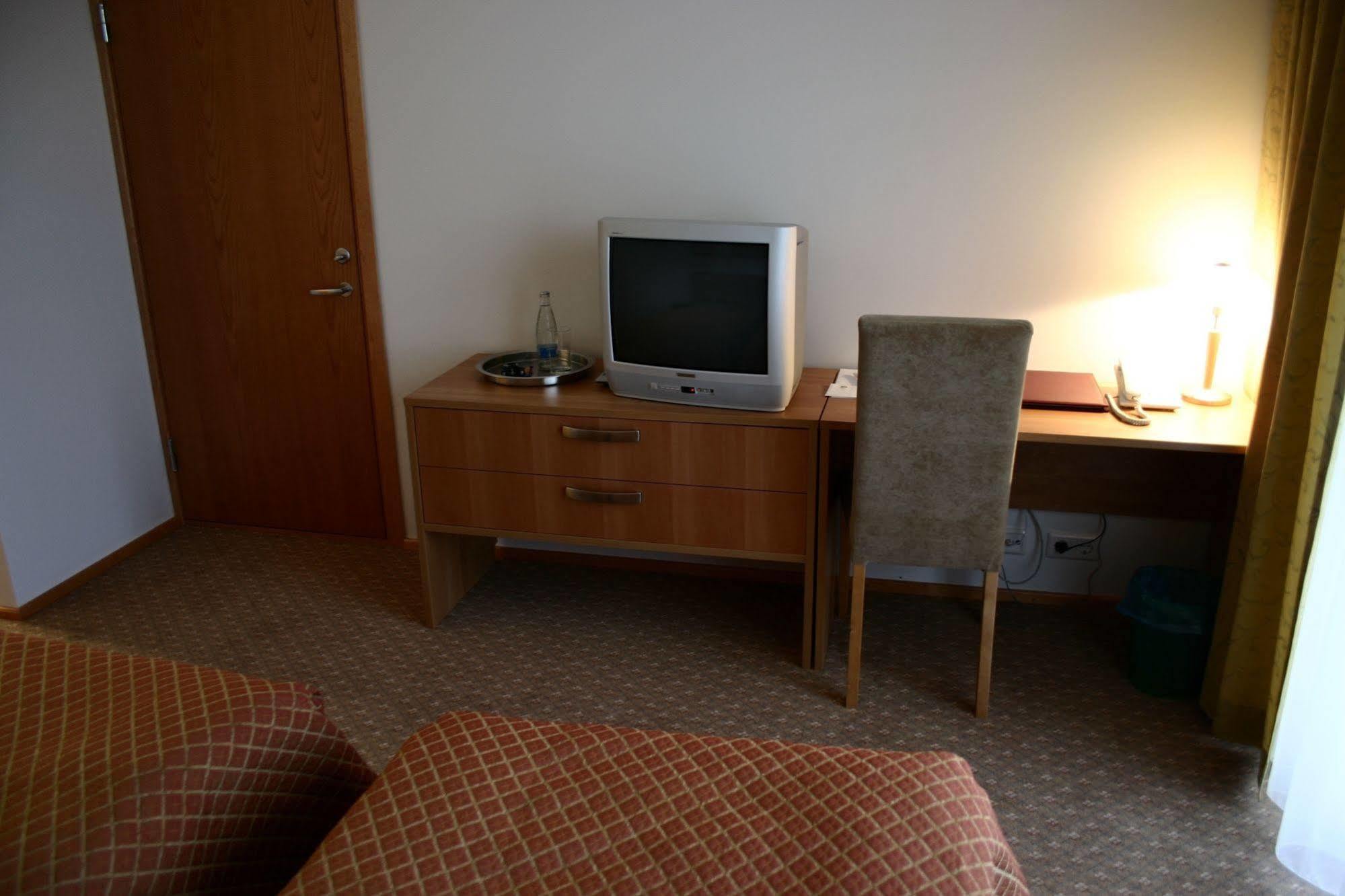 Raadimoisa Hotell Tartu Ngoại thất bức ảnh